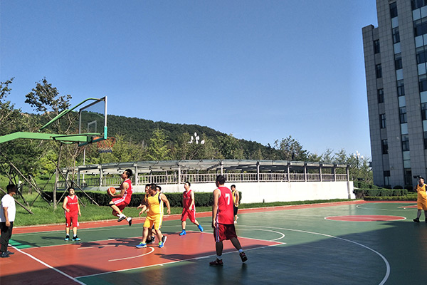 我公司積極參加2017年普灣經(jīng)濟(jì)區(qū)職工籃球賽